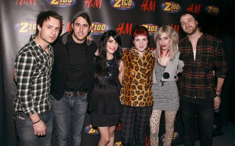 paramore_and_the_veronicas.jpg